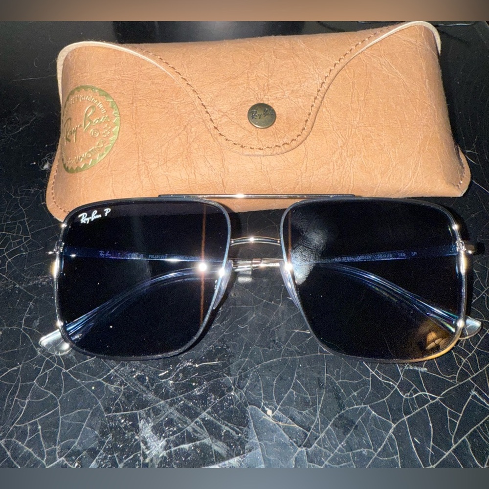 NEW Ray-Ban Ari Silver Frame Sunglasses with Black Lenses